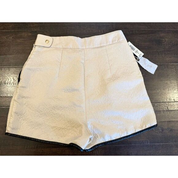 Wilfred Le Fou High Rise Partiment Shorts in Beige NWT Size 8 - Picture 2 of 10
